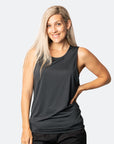 active mum wearing a raven breastfeeding top free n active tank